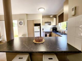 Seaside Two Bedroom Villa With Resort Facilities - Mandurah - 2