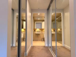 High Ceiling 6 Beds Private Garden Oasis 1min to Stadiums & Parking - Sydney - 1