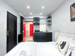 11 - Studio Champs-Elysees - Parijs - 0