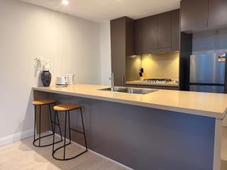 High Ceiling 6 Beds Private Garden Oasis 1min to Stadiums & Parking - Sydney - 5