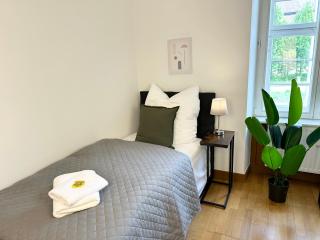 bella casa - Family&Business, 100m zum Konzerteingang Schloß, Parkplatz, SmartTV, Netflix, Waschmaschine, 24h Checkin, 30qm, AP1 - Ludwigsburg - 2