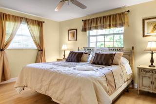 Family-Ready 4BR with Heated Pool & BBQ - North Fort Myers - 9