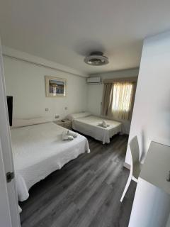 Las Americas 1-Bed Apt Sleeps 5 Pool Parking - Playa de las Américas - 8