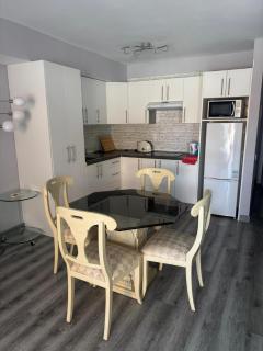 Las Americas 1-Bed Apt Sleeps 5 Pool Parking - Playa de las Américas - 4