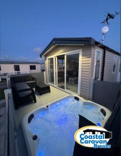 Fantasy Island - Eastgate F5- The Ardennes with Hot Tub - Coastal Caravan Breaks - Ingoldmells - 0