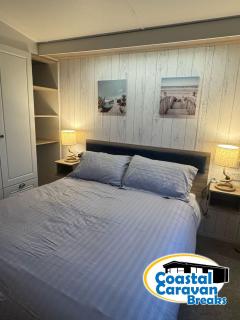Fantasy Island - Eastgate F5- The Ardennes with Hot Tub - Coastal Caravan Breaks - Ingoldmells - 4