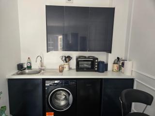 Newly Built Studio Apartment - - 4