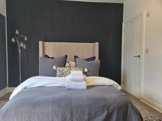 Newly Built Studio Apartment - - 5