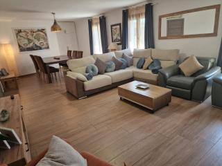 newly renovated Large villa with garden - Castelló d'Empúries - 3