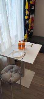 Work and Chill - Stylish Studio in Tikkurila Center near Airport and Train Station with French Balcony and Self Check-in - Vantaa - 3