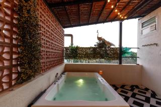 Twilight Retreat by Red OliveACBBQJacuzzi - Bangalore - 9