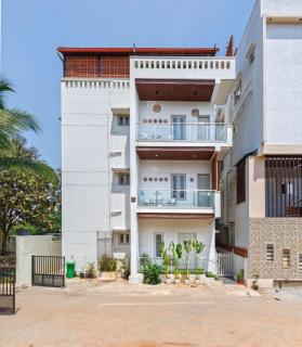 Twilight Retreat by Red OliveACBBQJacuzzi - Bangalore - 8