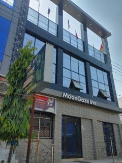 Hotel MoonGaze Inn - 2