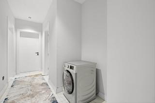 GR - Luxury 3BR with Outdoor Lounge - Prime Area - Riad - 2