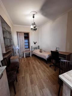 Peaceful Italian Courtyard Stay Mtatsminda - 0