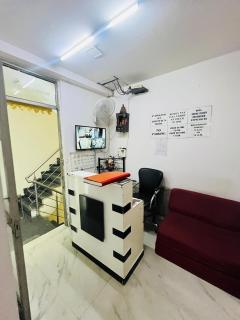 Hotel Three Stay - Near Dilli Haat Janakpuri - Nueva Delhi - 4