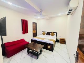 Hotel Three Stay - Near Dilli Haat Janakpuri - Nueva Delhi - 0