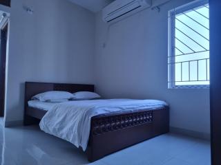 Econ Stay in New Apt, Dhanmondi, Dhaka, BD - Dhaka - 7