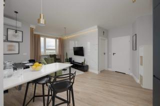 Spacious Apartment with Air Conditioning in the Old Town of Warsaw by Noclegi Renters - 5