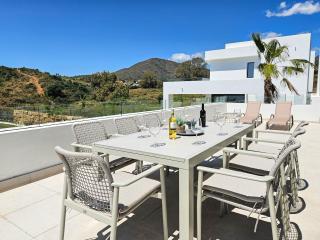 New Villa with Private Pool and Garden in La Finca de la Cala - La Cala de Mijas - 5