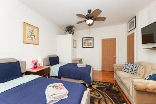 Urban Oasis with Sauna and King Bed with Free Parking plus more - Jersey City - 2