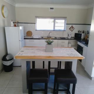 1 On Sonnet Unit Elaine - Cape Town - 1