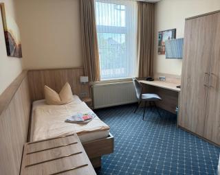 Hotel Deutsches Haus Wolfen OHG - Steinfurth - 1