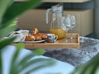 Sunsets and Skylines 1BR in Panoramic Tower - 4