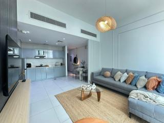 Sunsets and Skylines 1BR in Panoramic Tower - 1