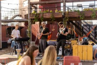 Basecamp Tiny House Eco-resort IJmuiden - 1