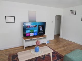 Spacious 4-Bedroom Family Home Sleeps 10 Peaceful Baltimore Suburb - 9