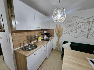 Tropical Chic Studio for Two, Ground Floor Escape by Flat Mаnager - Ravda - 6