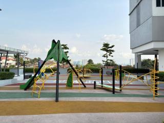 Cozy Stay Near MRT Kajang Convenient City Access - Kajang - 1