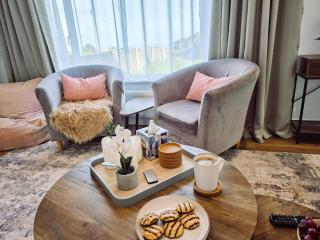 Luxury Sea View Retreat with Hot Tub Sleeps 8 - Dover - 5