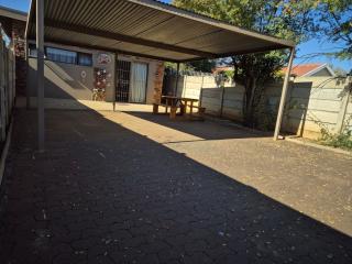 Feather Rest - Bloemfontein - 1