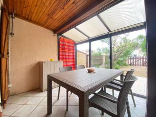 Pavillon Climatisé 2p avec Grande Terrasse à 1500m de la Plage, Jusqu'à 4 Pers - FR-1-229C-78 - Port-la-Nouvelle - 2