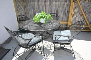 Chic Downtown Vacation Home And Guest Home - 8