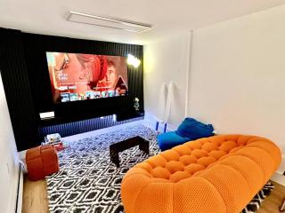 NEW cozy getaway near Mt Monadnock with hot tub - Rindge - 4