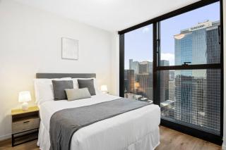 'Collins Sky' City Views with Pool in CBD Hotspot - Melbourne - 9