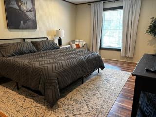 Charming Waterfront Cottage Getaway - Mill Spring - 6