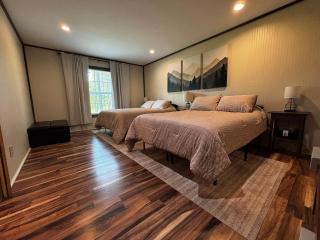 Charming Waterfront Cottage Getaway - Mill Spring - 5