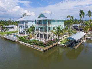 135 Island Escape: 5BR Home w/ Pool, Spa, & Dock! - Fort Myers Beach - 8