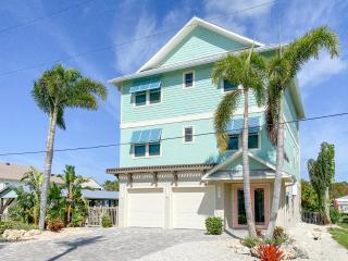 135 Island Escape: 5BR Home w/ Pool, Spa, & Dock! - Fort Myers Beach - 5