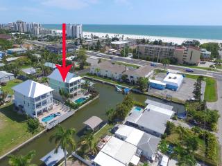 135 Island Escape: 5BR Home w/ Pool, Spa, & Dock! - Fort Myers Beach - 3