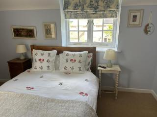 Longbarn House - - 0