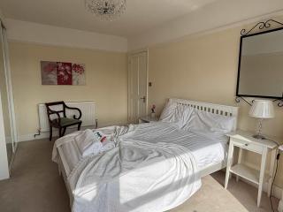 Spacious 4-Bedrooms Solihull Home ideal for Contractors - Solihull - 5