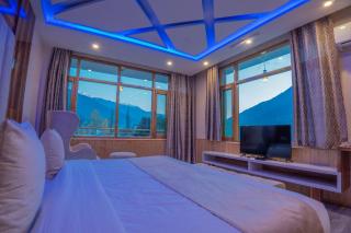 Hill Rive Resort - 4
