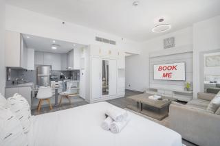 StayShort - Stylish Studio Apartment in Tecom's Prime Location - 0