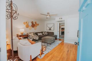 Cowboy Den-Hot Tub-Game Room-Pet Friendly-No Pet Fees! - Albuquerque - 0