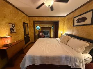 Nature Lovers Cottage & Artists Retreat in the enchanted forest of Eureka Springs - Eureka Springs - 1